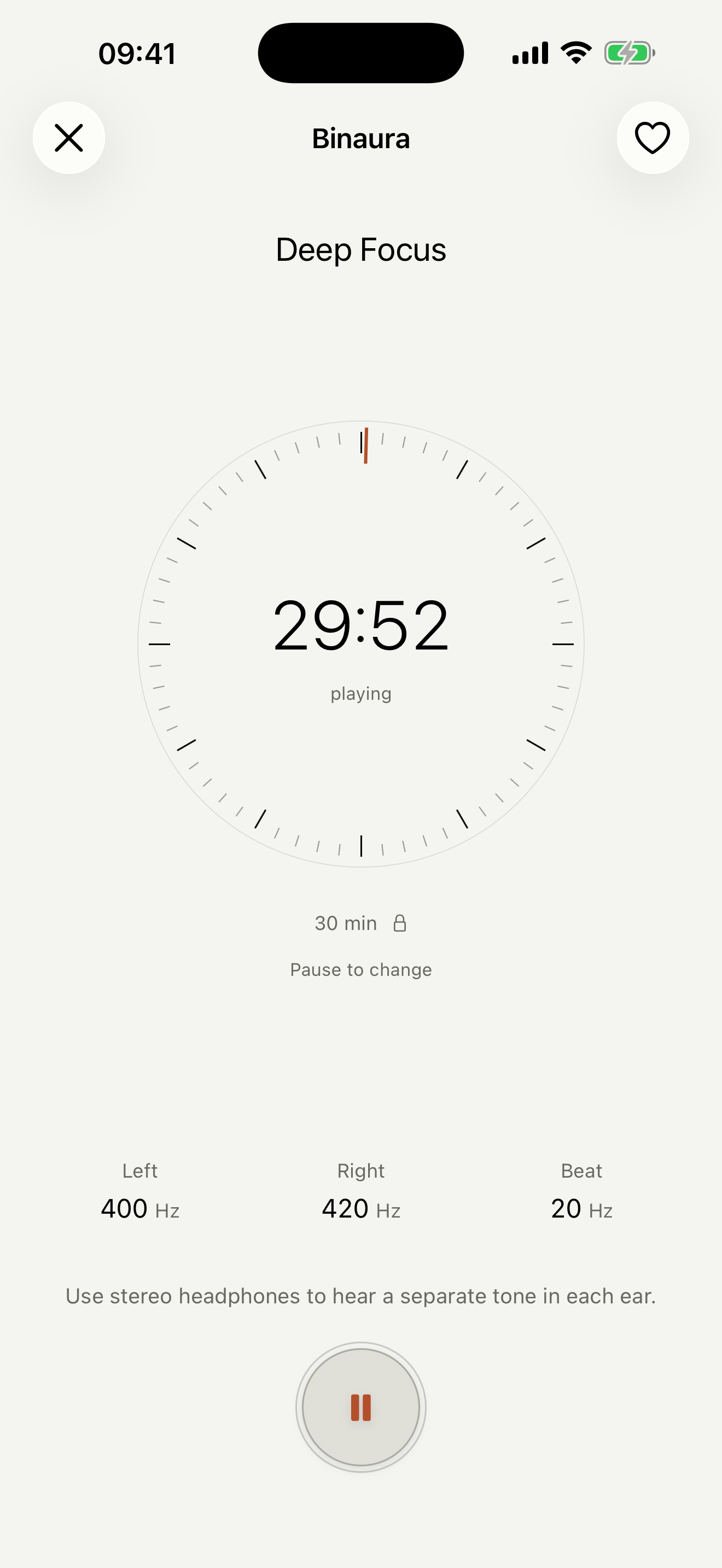 Binaura player showing separate left and right frequencies and a timed session